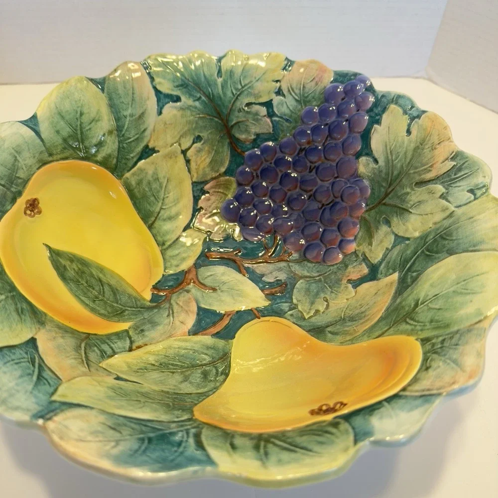 Majolica Italy Fruit 3D hand painted large serving bowl Grape Apple Pear Vtg 11